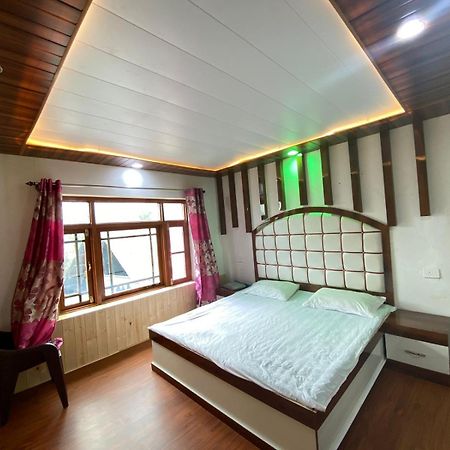 Sheen Homestay Gulmarg Luaran gambar