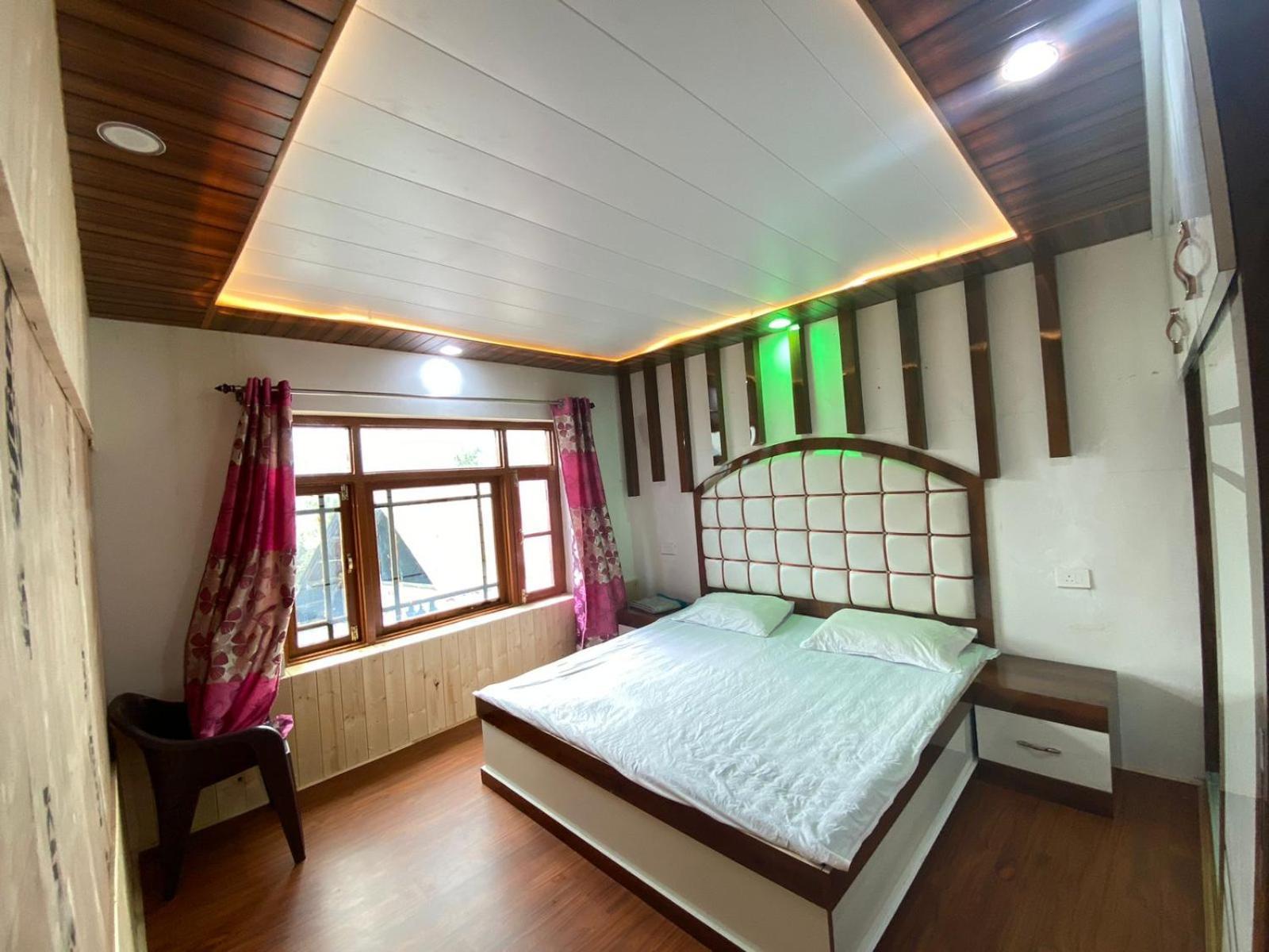 Sheen Homestay Gulmarg Luaran gambar