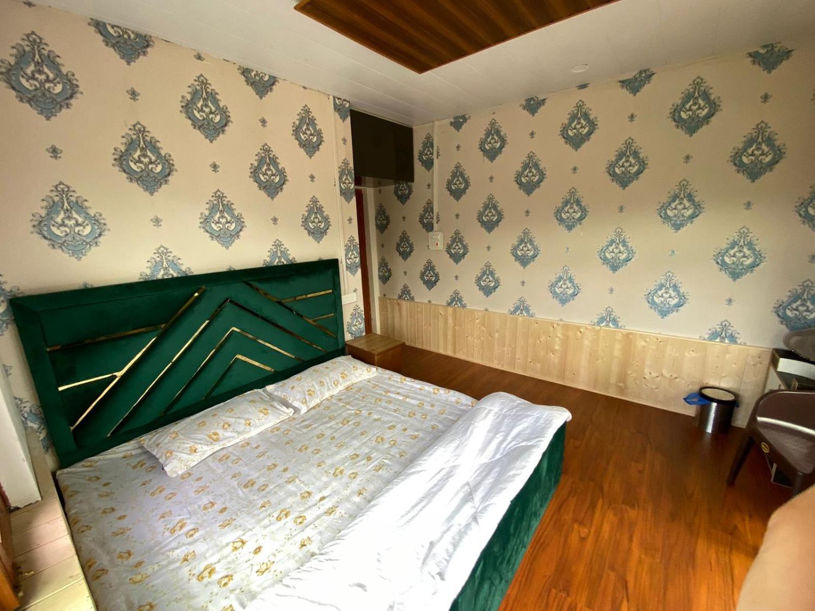 Sheen Homestay Gulmarg Luaran gambar