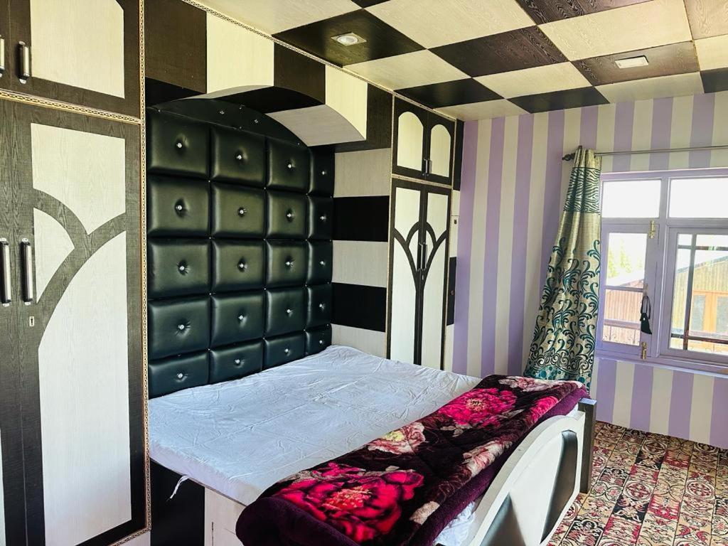 Sheen Homestay Gulmarg Luaran gambar
